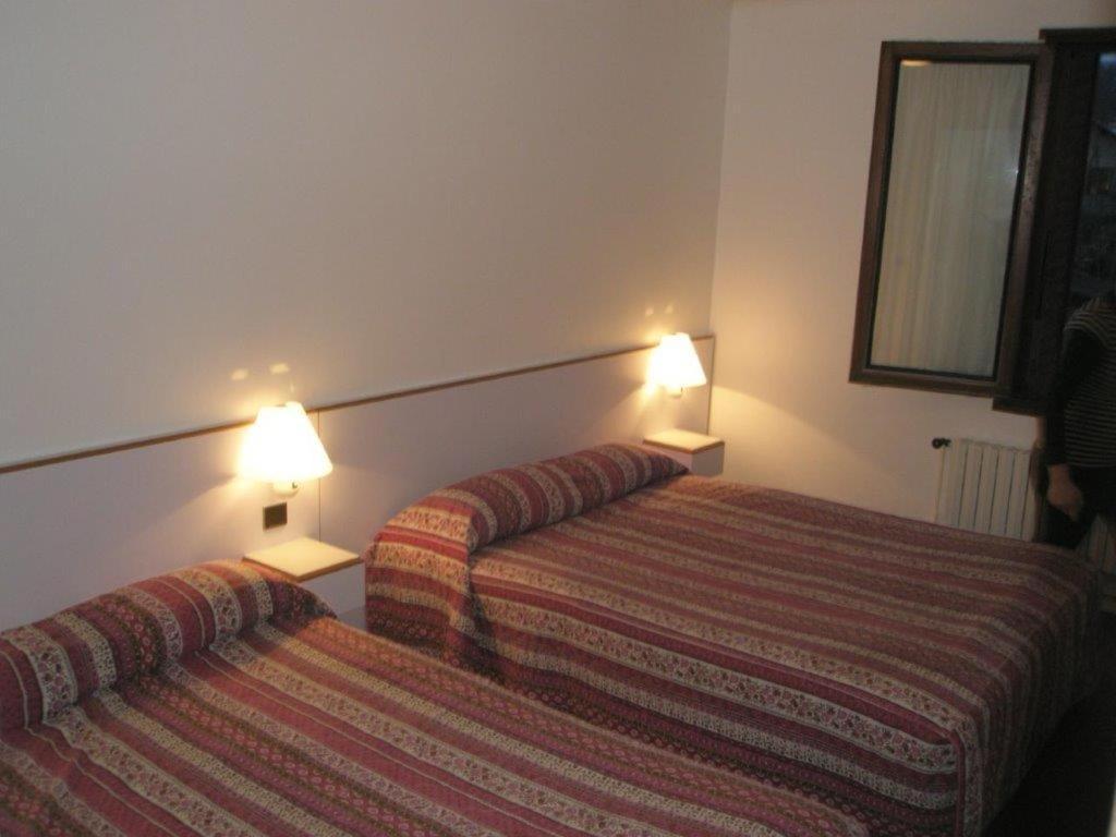 Hotel Restaurant Pavillon Carina 加普 外观 照片